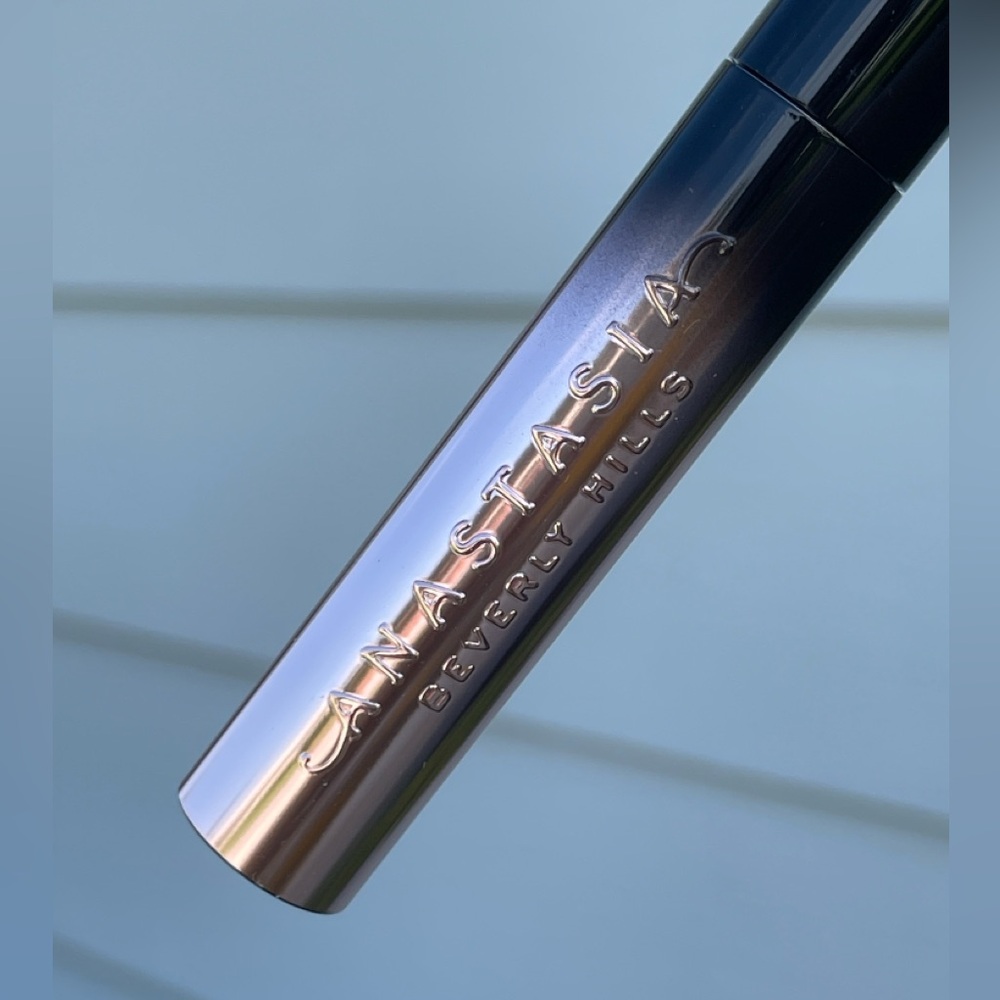 ANASTASIA BEVERLY HILLS Lash Brag Volumizing Mascara In Jet Black - Picture 4 of 15